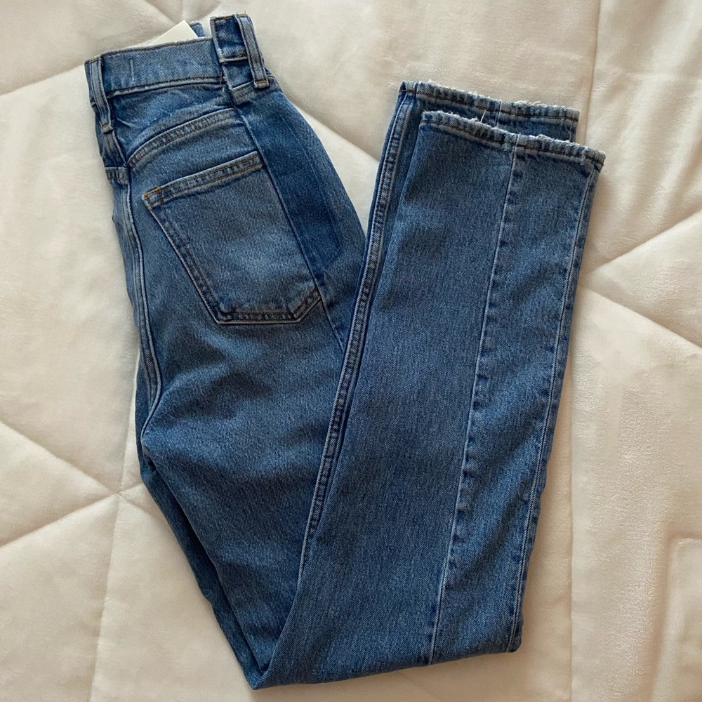 A&F The 90’s Straight Ultra High Rise Curve Love Jeans